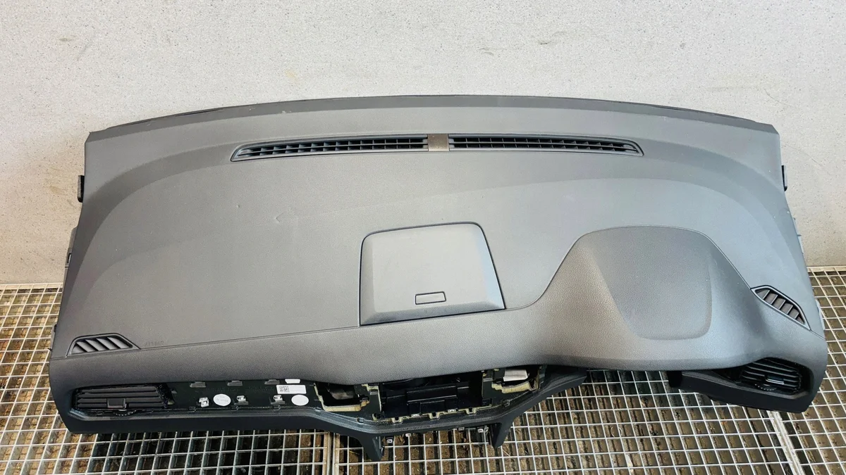 2016 VW Golf Sportsvan Instrumentbräda 518857003 image 4