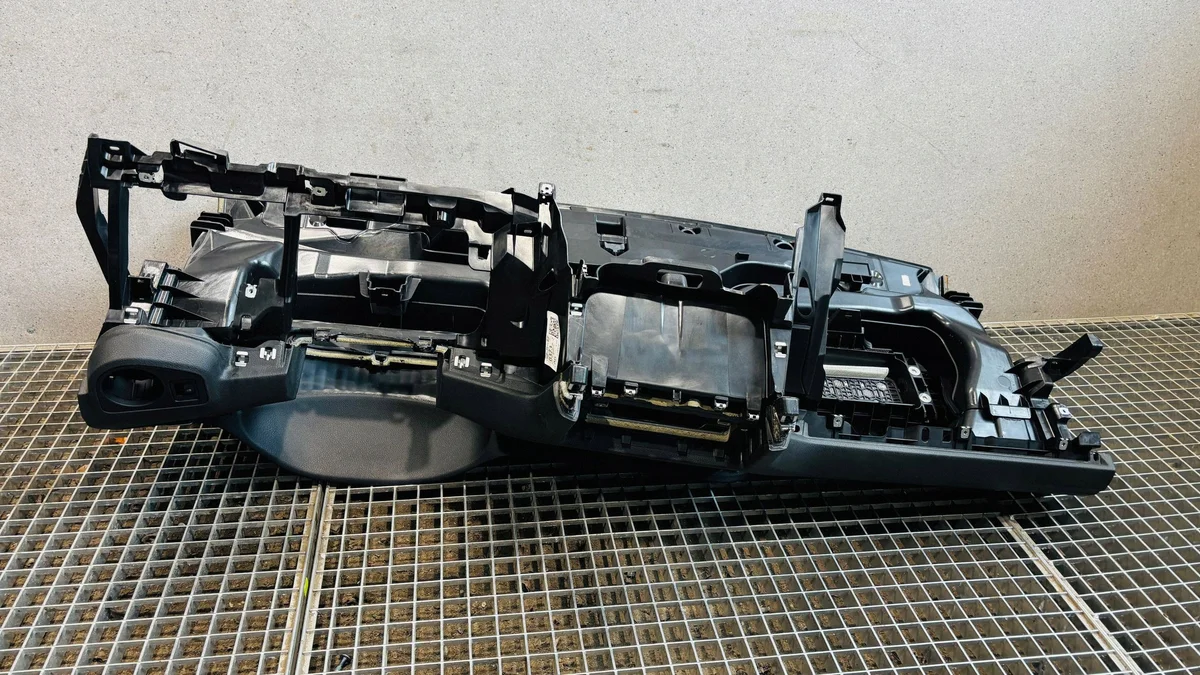 2016 VW Golf Sportsvan Instrumentbräda 518857003 image 8
