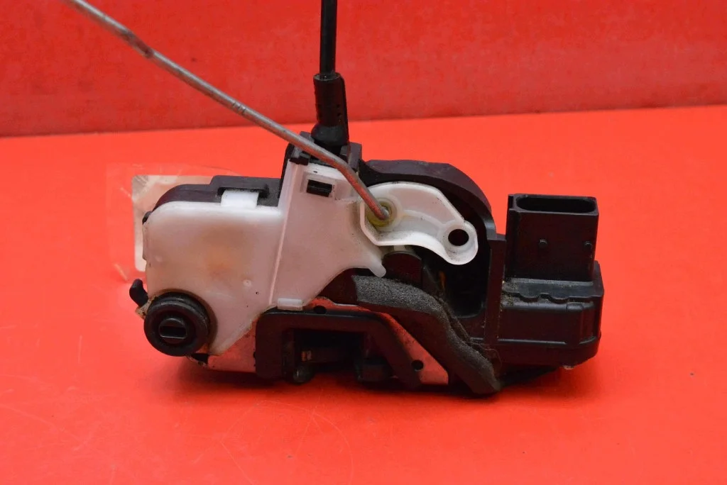 Chiusura porta posteriore destra Opel Astra J