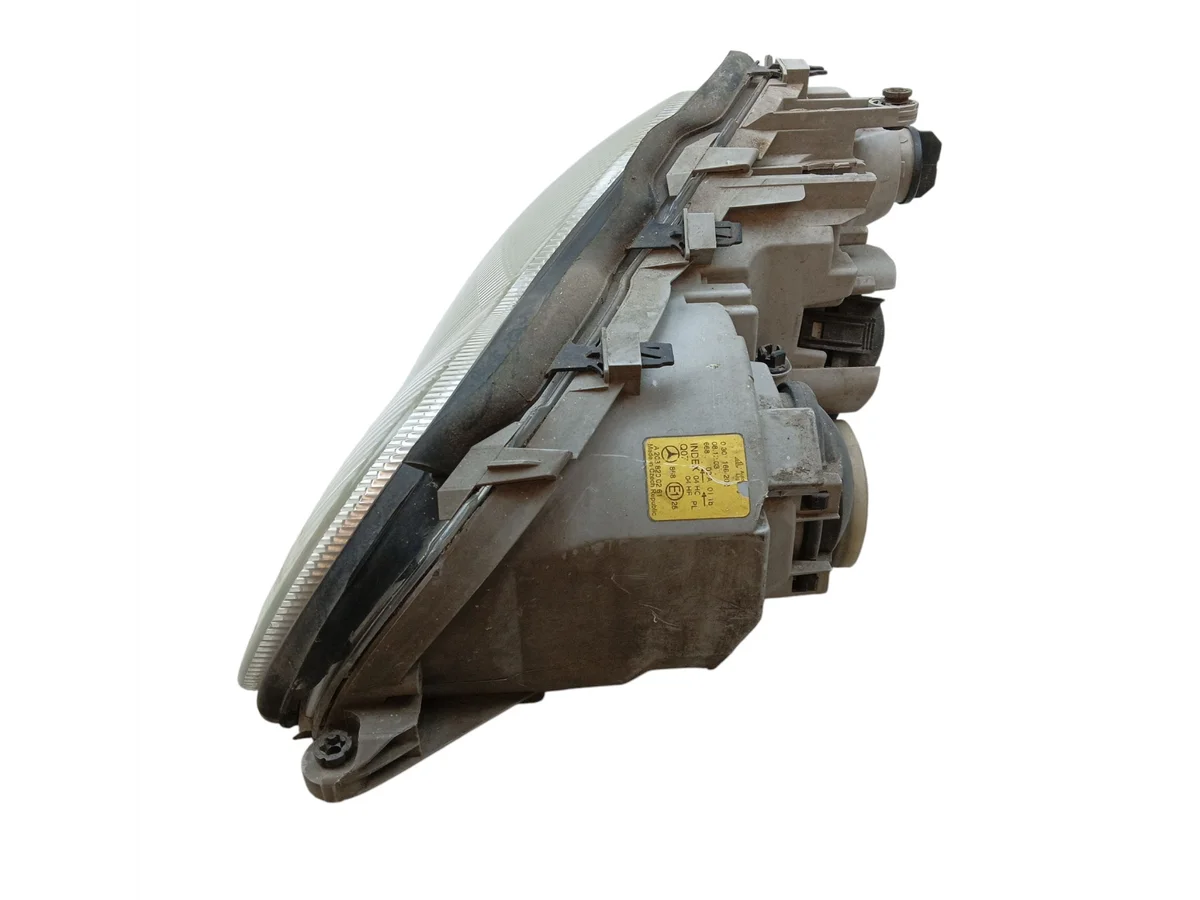 Reflektor Prawy Mercedes C W203 2000-2003 image 3