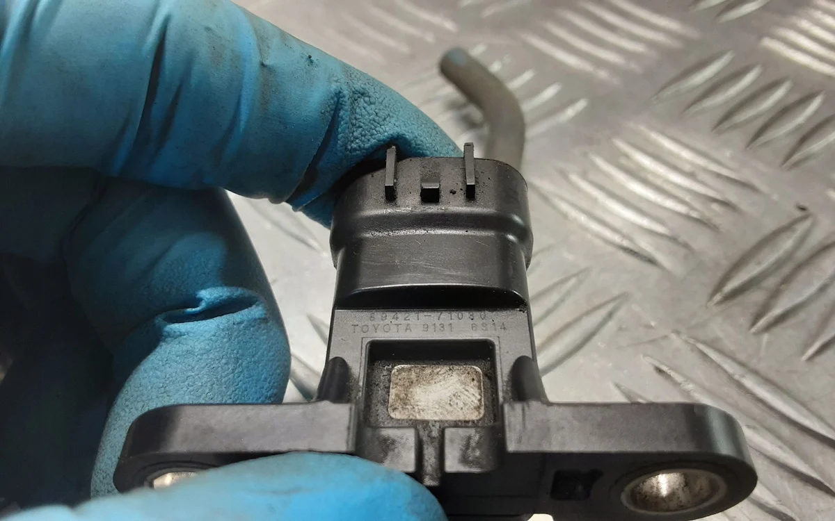 Used Toyota Hilux Air Pressure Sensor