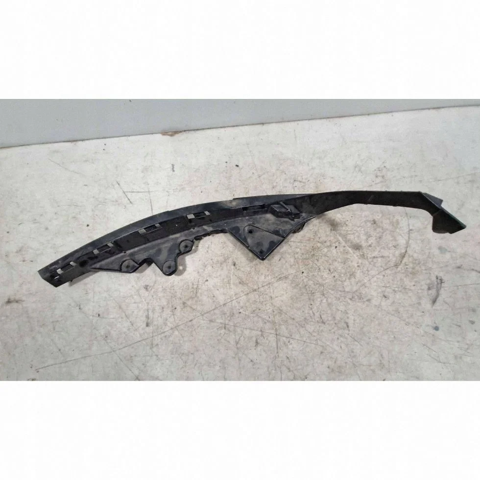 Chrysler Pacifica 2018 Soporte Faro Derecho
