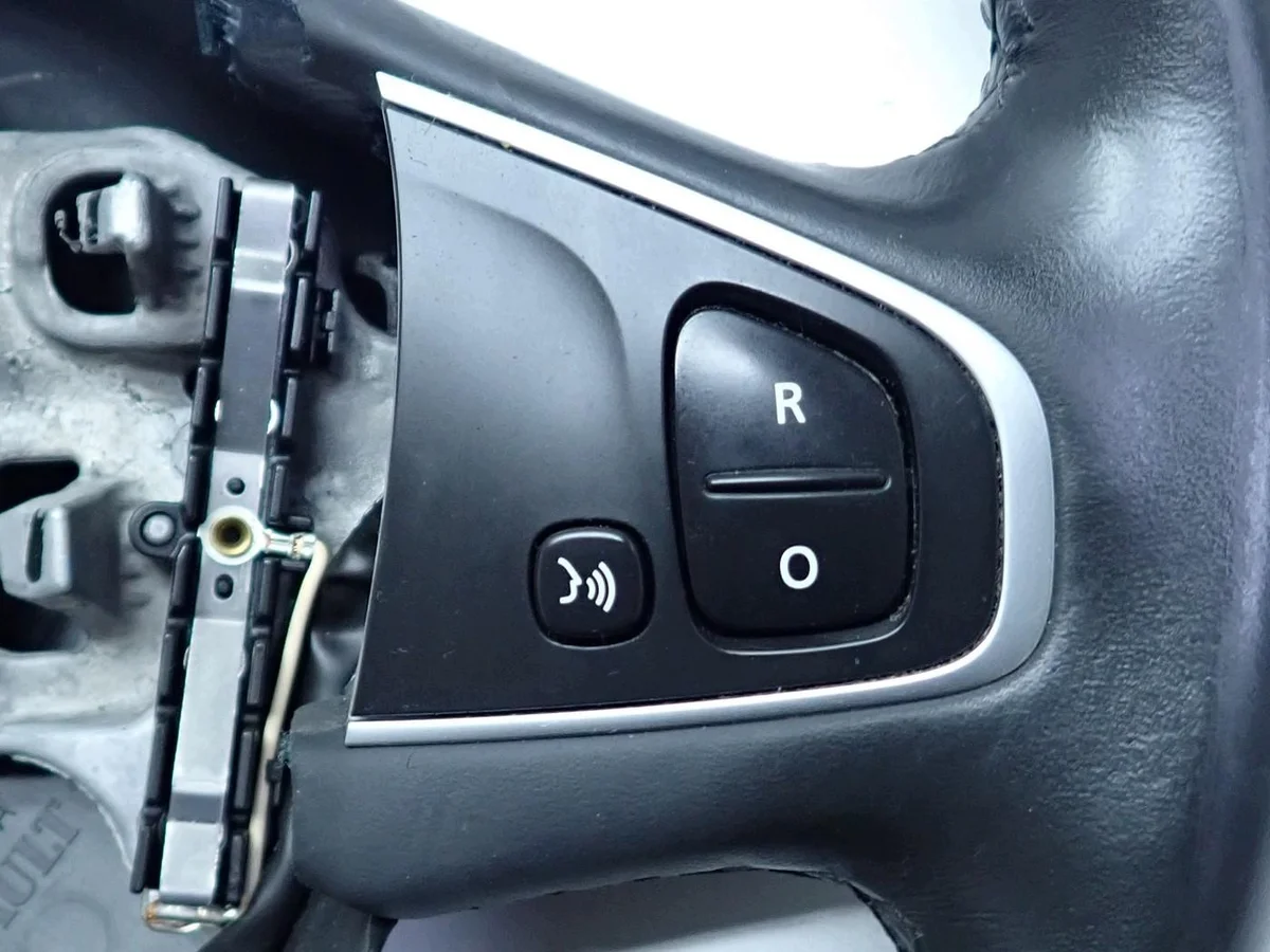 Volante Multifunción Renault Captur 484000110R image 3