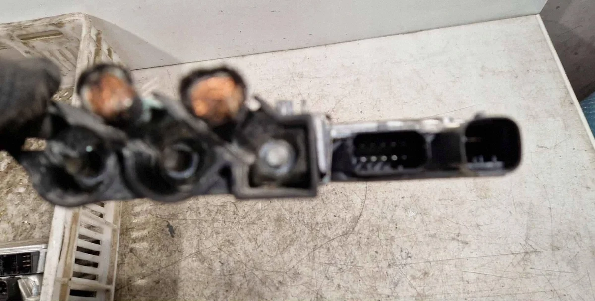 Peugeot 208 2014 computer/module/controller image 3