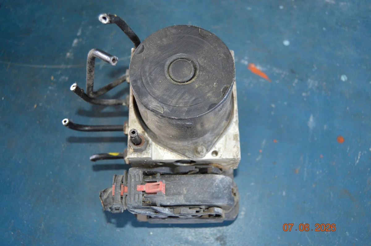 AC Compressor VW Fox 8200050141 image 3
