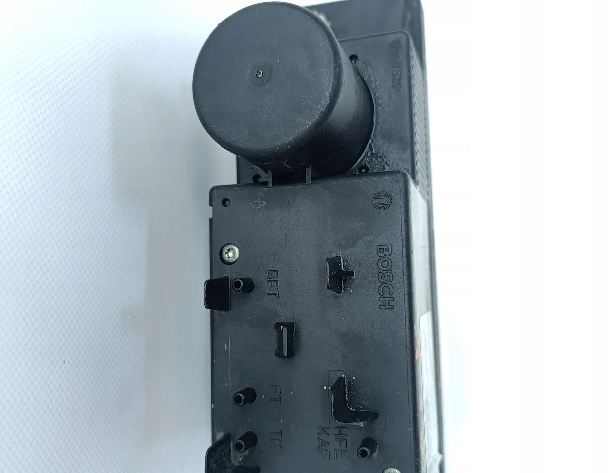 Mercedes W211 Central Locking Pump 2108001448 image 5