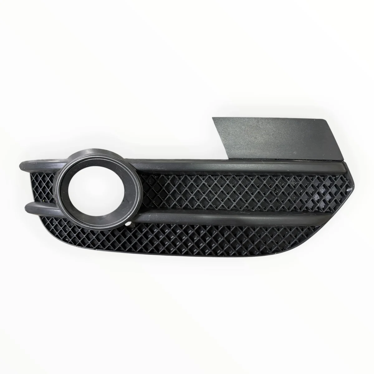 Grill främre stötfångare Audi Q3 8U0807682A