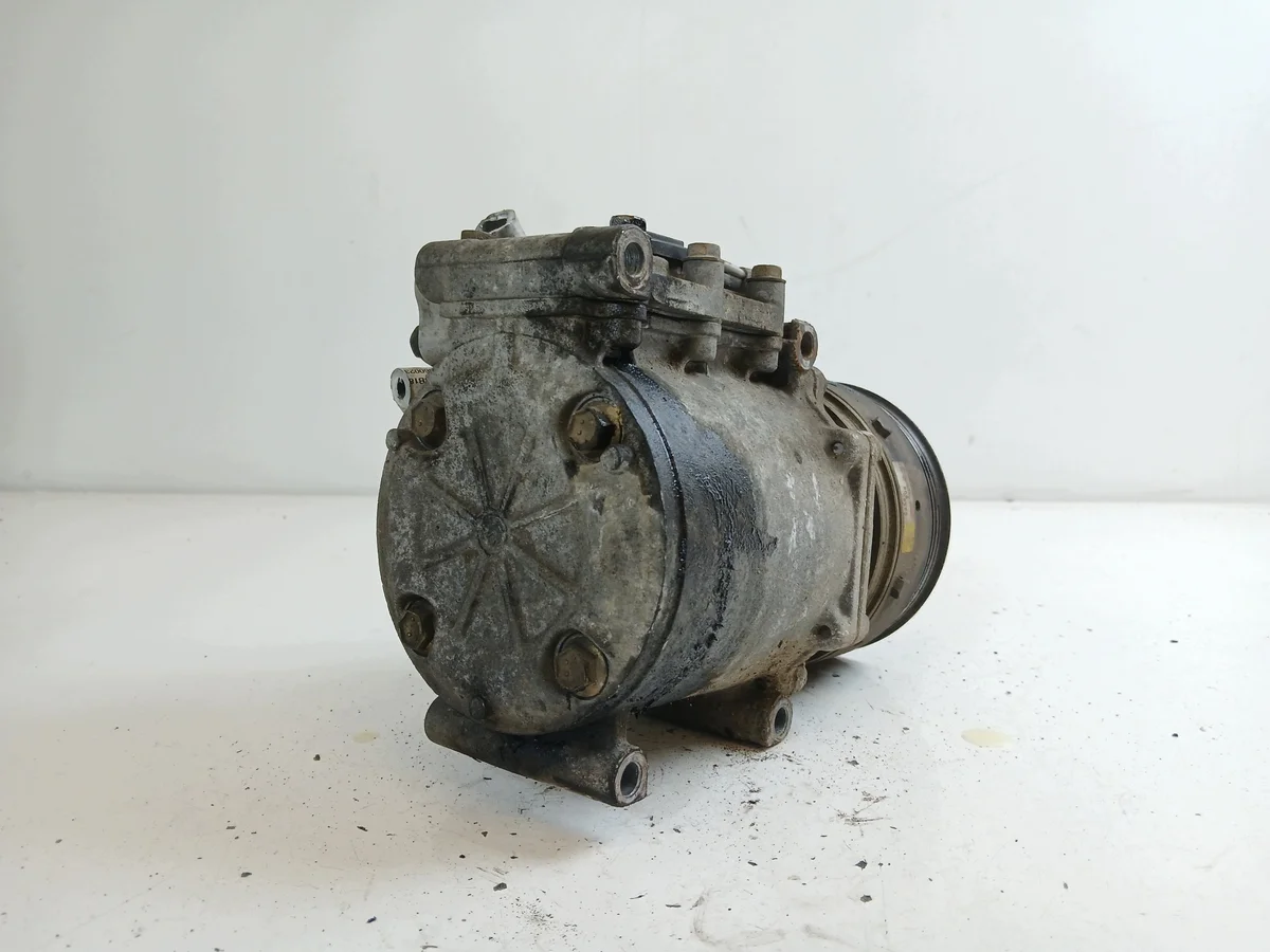 Compressor AC Mitsubishi Carisma 1.8 GDI Usado image 4
