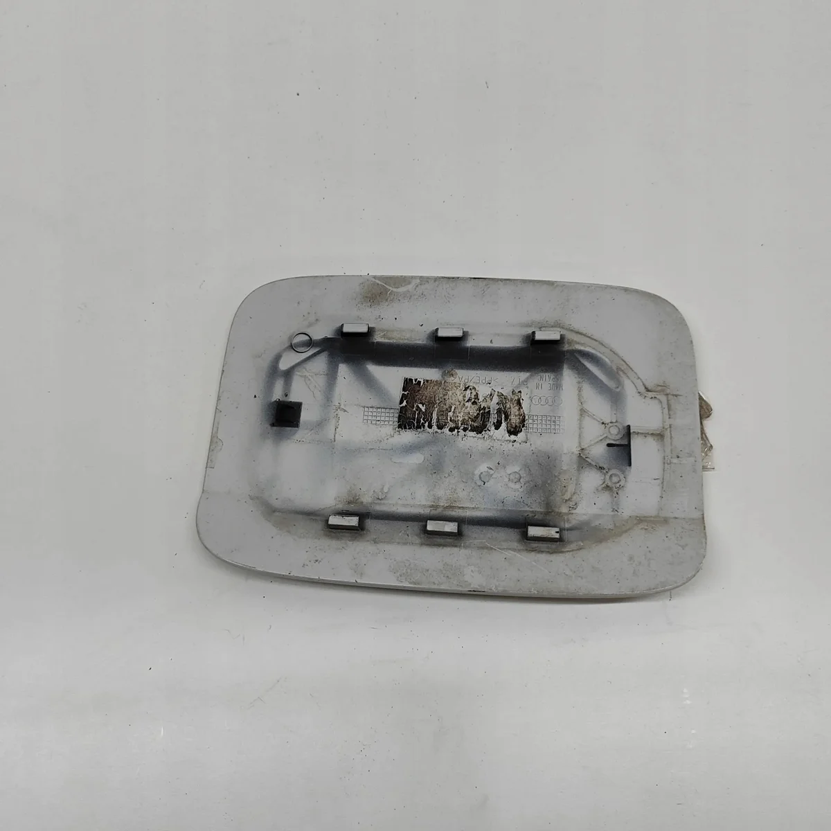 Audi Q3 Fuel Filler Flap 8U0809907 image 4