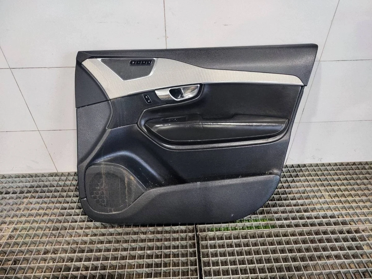 Panneau de porte avant droit Volvo XC90 II