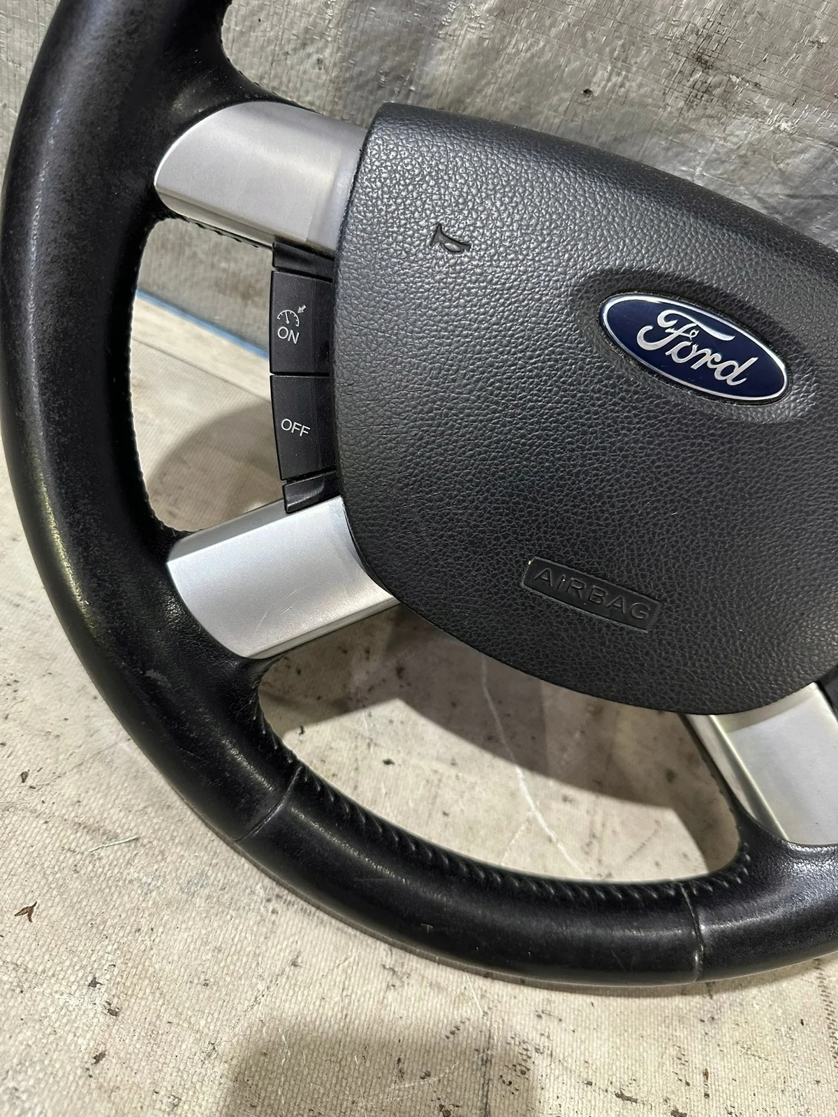 Ford Focus C-Max Mk1 Läderratt Multifunktion image 3