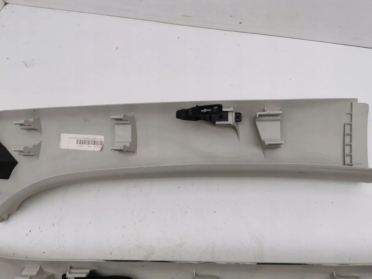 Jeep Cherokee 2015 Windschutzscheiben-Säulenabdeckung A image 6
