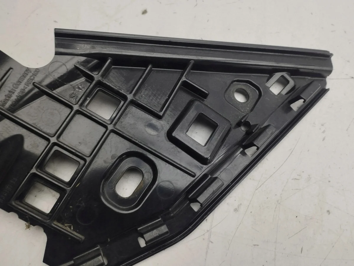 BMW i3 2017 Cubierta Pilar Parabrisas Izquierdo image 4