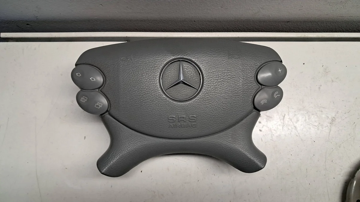 Mercedes CLK A209 C209 Airbag Fahrer 2304600798