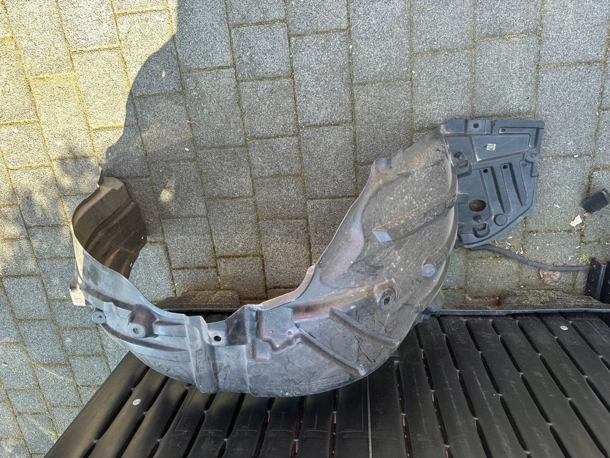 Spatbord Voor Rechts Toyota Yaris IV 53875-K0020