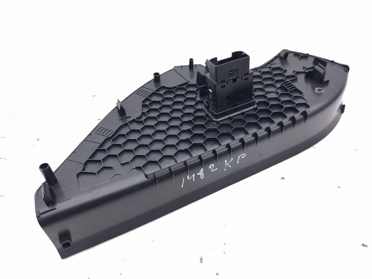 Cache tableau de bord VW Passat B9 2025 3J2858217 image 4