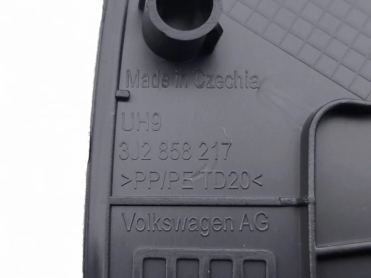 Cache tableau de bord VW Passat B9 2025 3J2858217 image 6