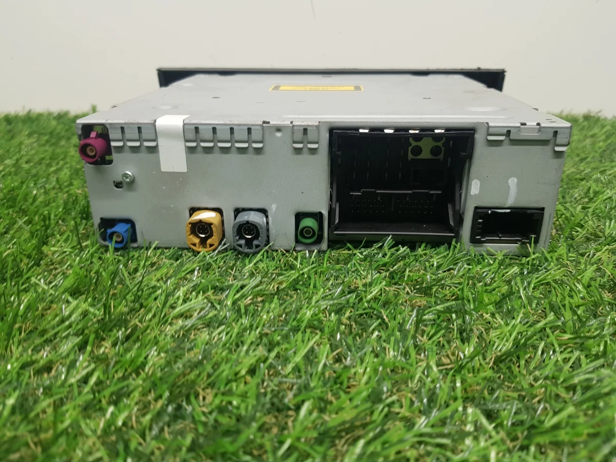 Radio Audi Q7 4L0035670 Gebruikt image 4