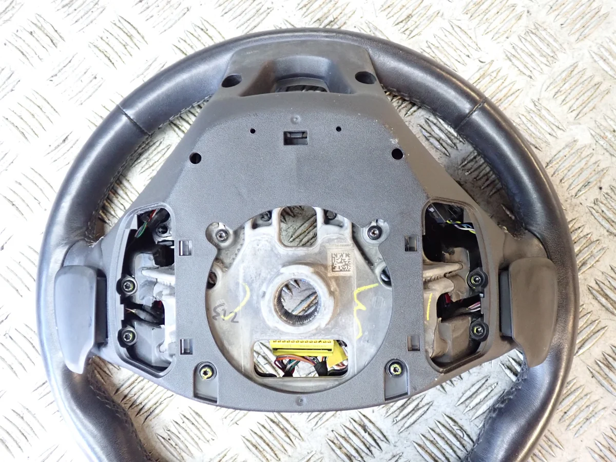 Volante Couro Cadillac Escalade 2021- Usado image 4