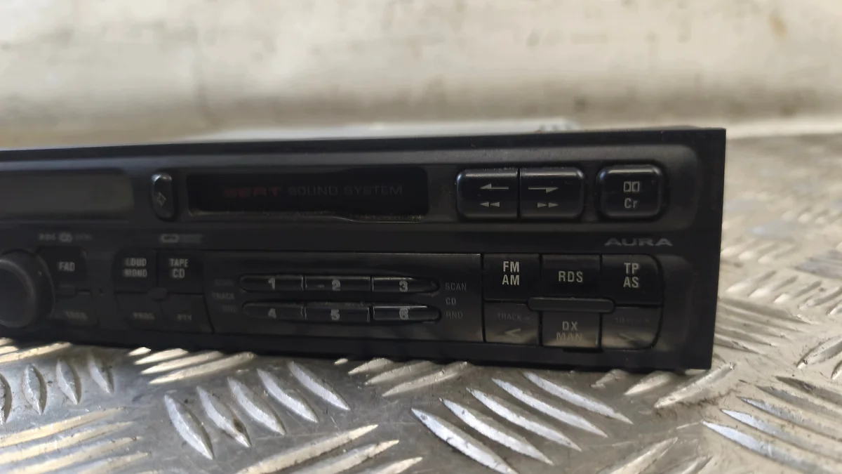 Radio Seat Leon I 2001 1M0035186F image 3