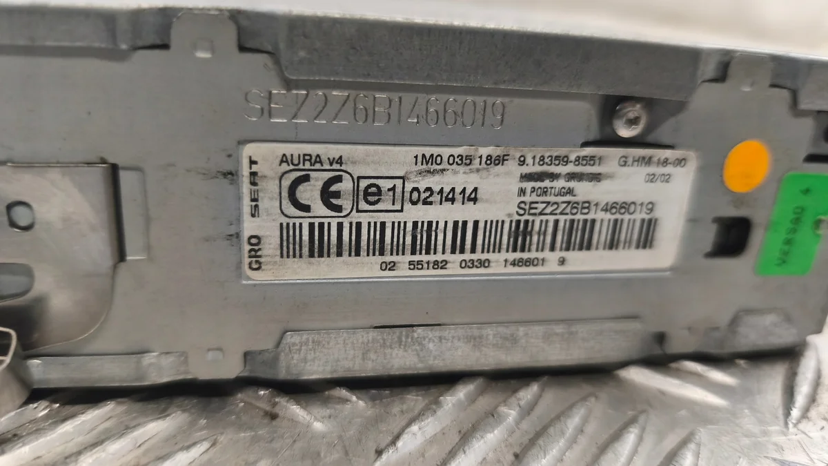 Radio Seat Leon I 2001 1M0035186F image 8