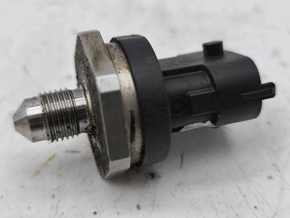 Suzuki Vitara Fuel Pressure Sensor 0261545124