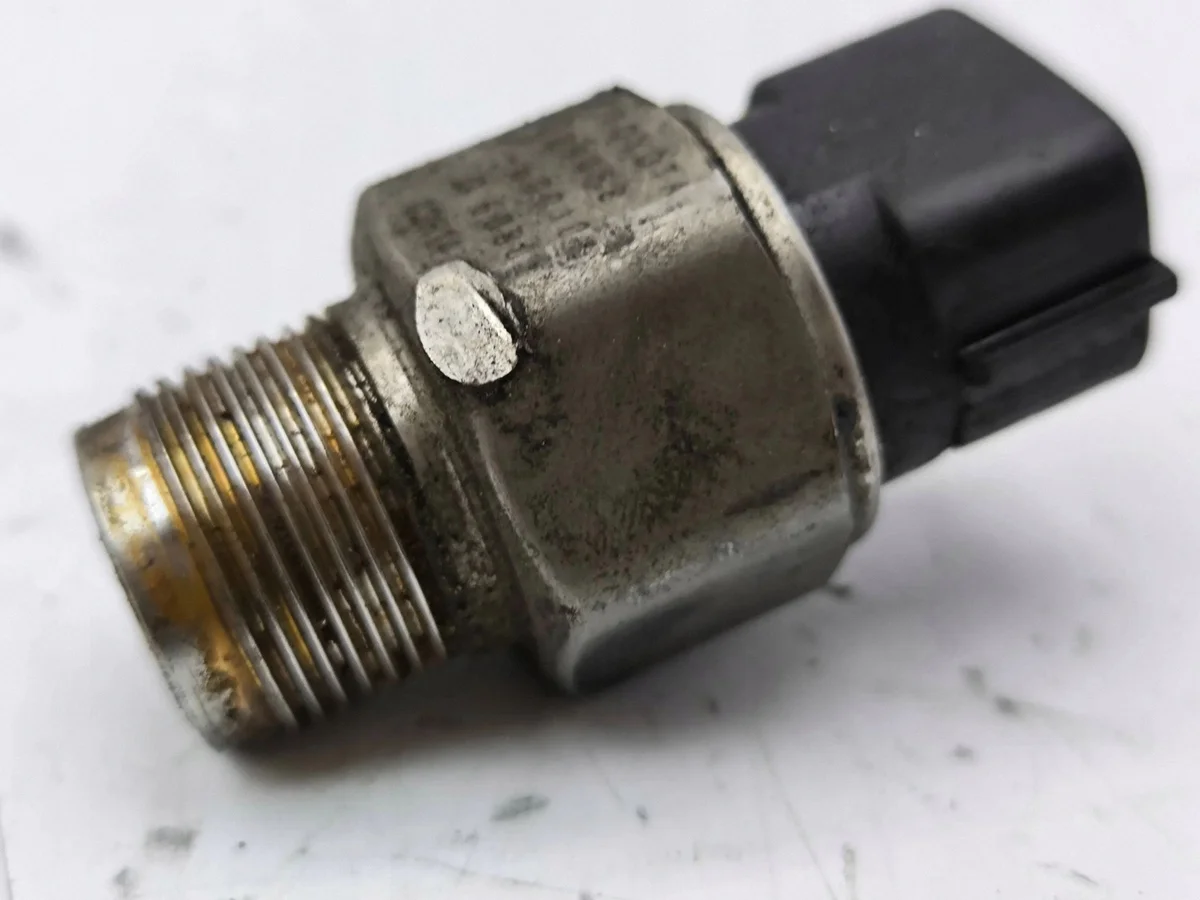 Fuel Pressure Sensor Lexus IS 220D-250-350 2007