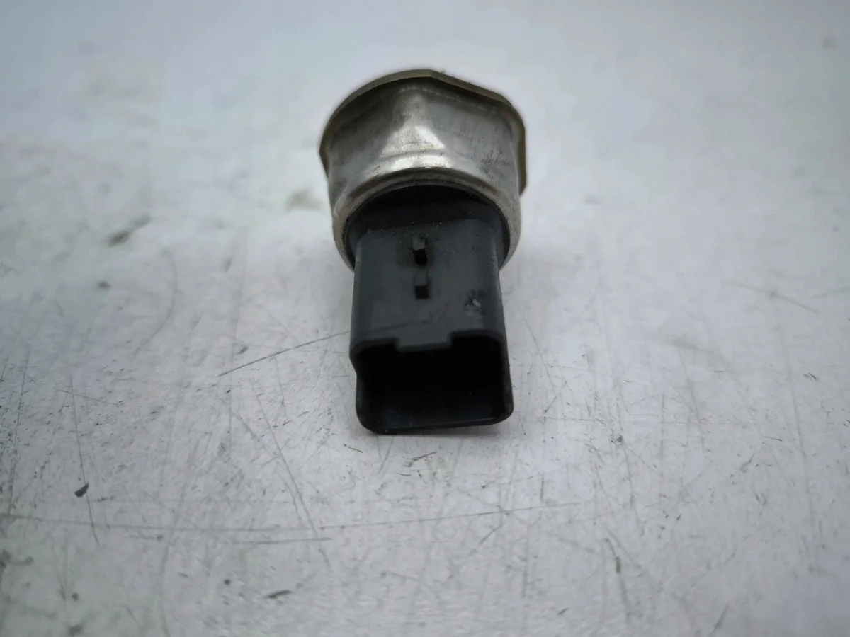 Sensor Presión Combustible Citroen DS4 2013 image 7