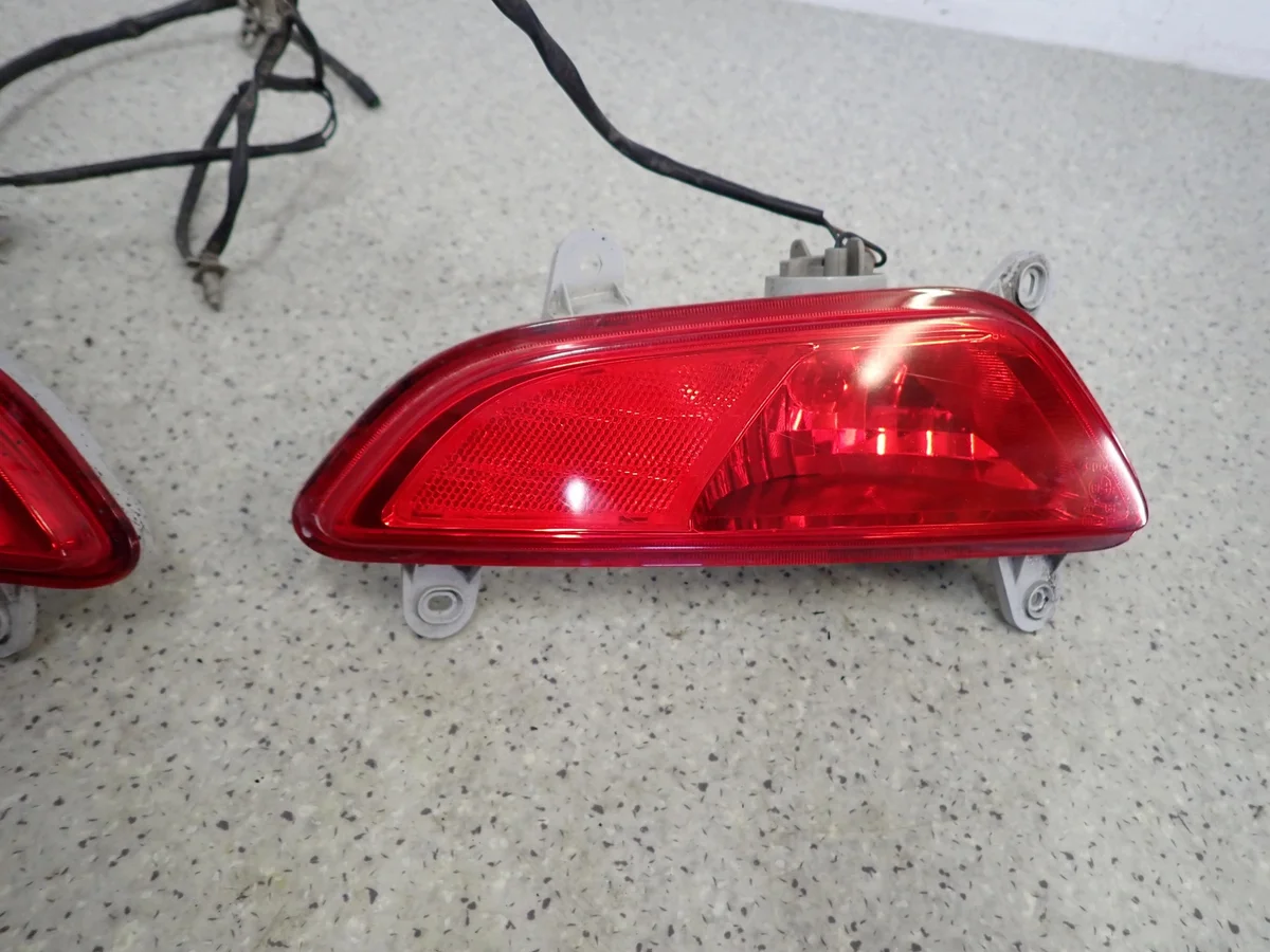 Luz Antiniebla Trasera Hyundai IX20 HB 92405-1K0 image 3