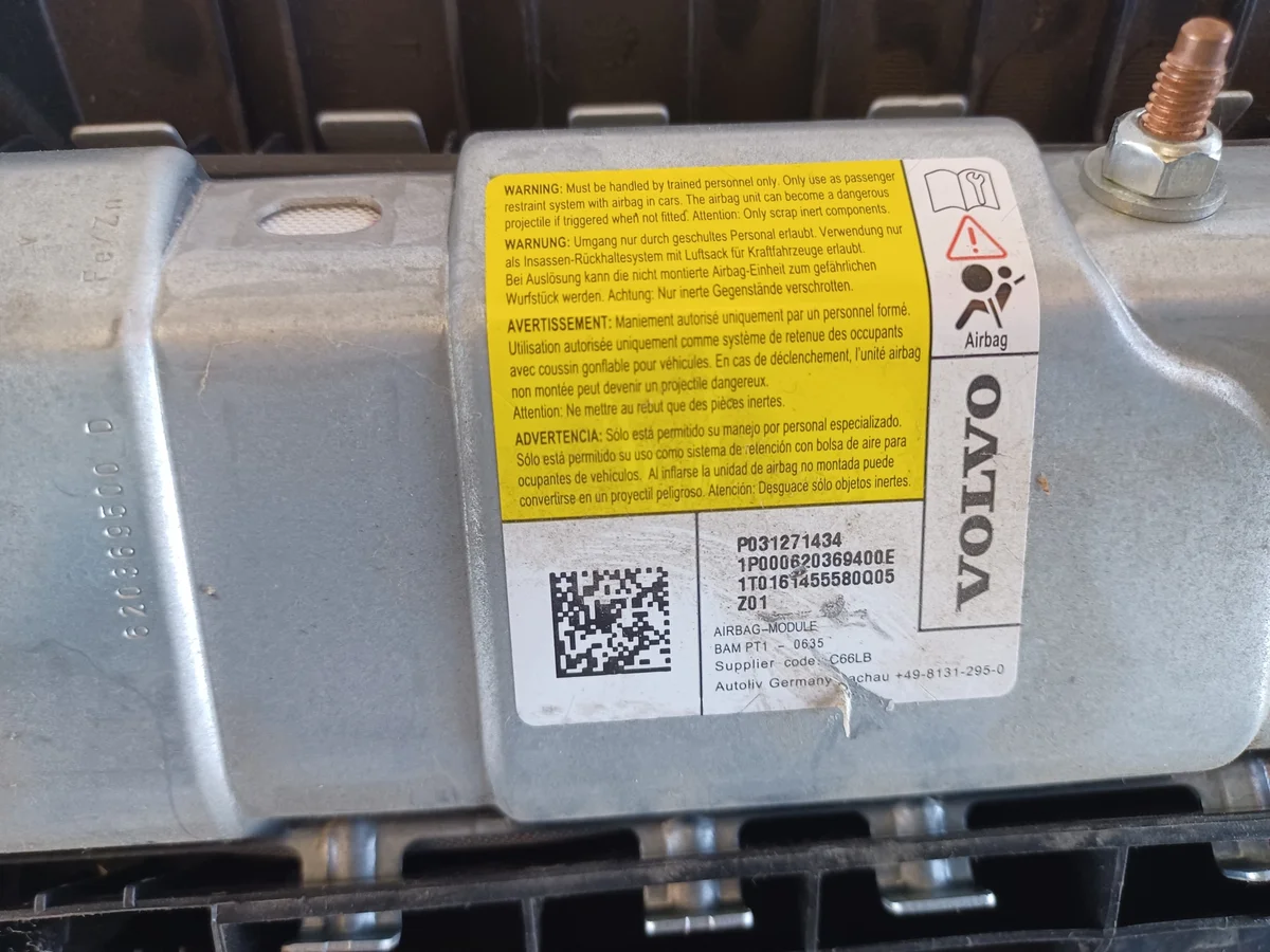 Volvo V40 II Knie-Airbag gebraucht image 9