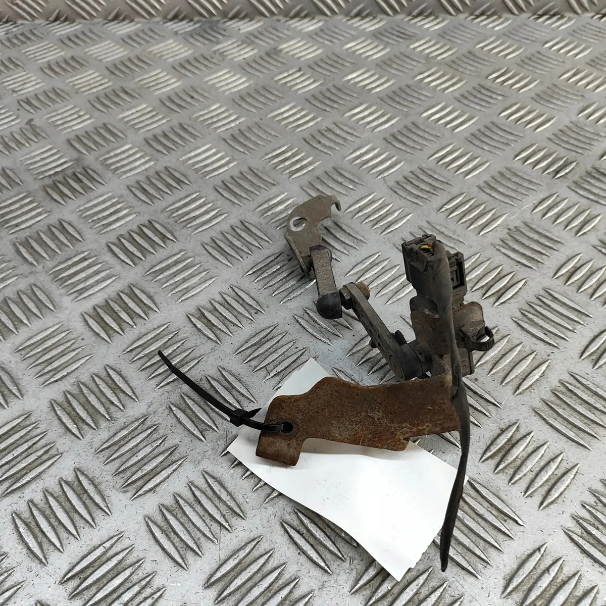 Headlight Level Sensor Volvo V90 II Used image 6