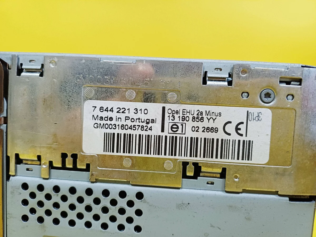 Radio CD 30 Opel Zafira B 13190856 image 6