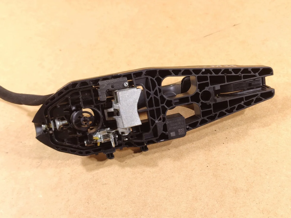 Poignée porte arrière gauche Ford Mondeo MK5 image 5