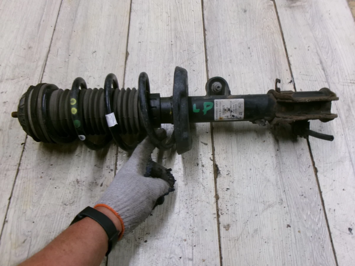 FIAT 500L McPherson Ammortizzatore Anteriore Sinistro