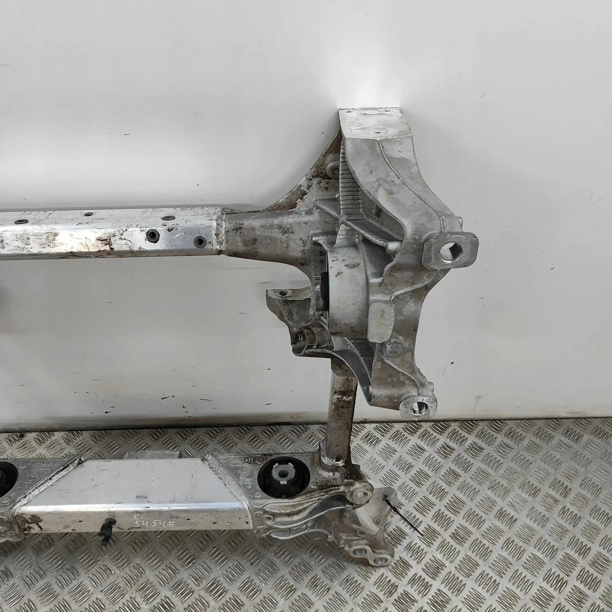 Audi Q8 2023 Subframe Dianteiro 4KE399313E image 4