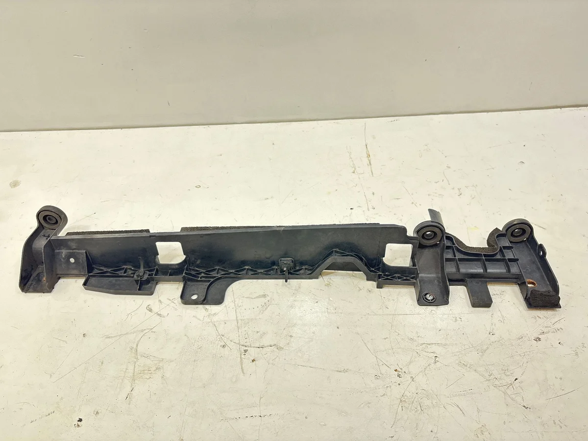 Nissan Qashqai J11 Radiator Mount Bracket Used