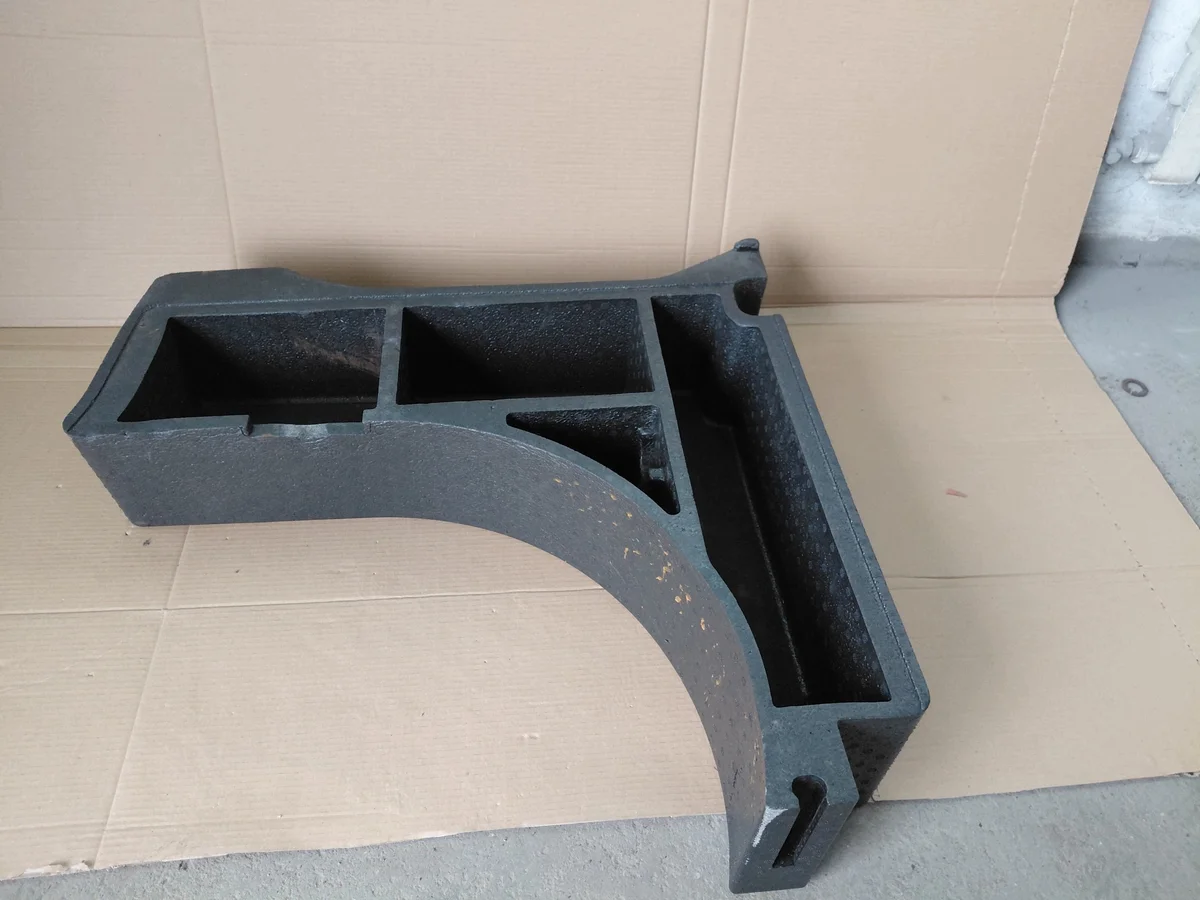 Moulure coffre Ford Kuga Mk1 Gauche
