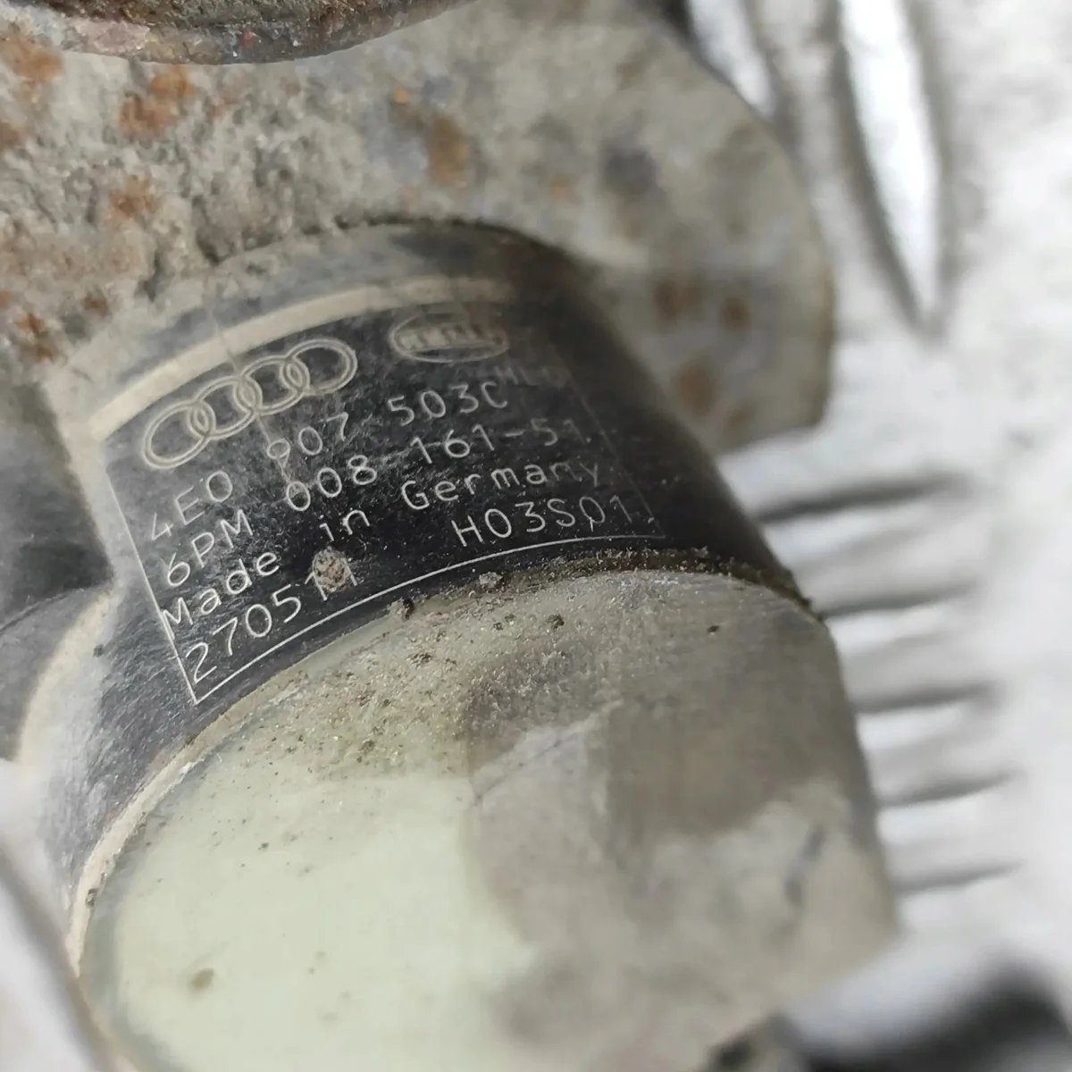 Audi Q7 (4L) Höger Fram Nivåsensor image 5
