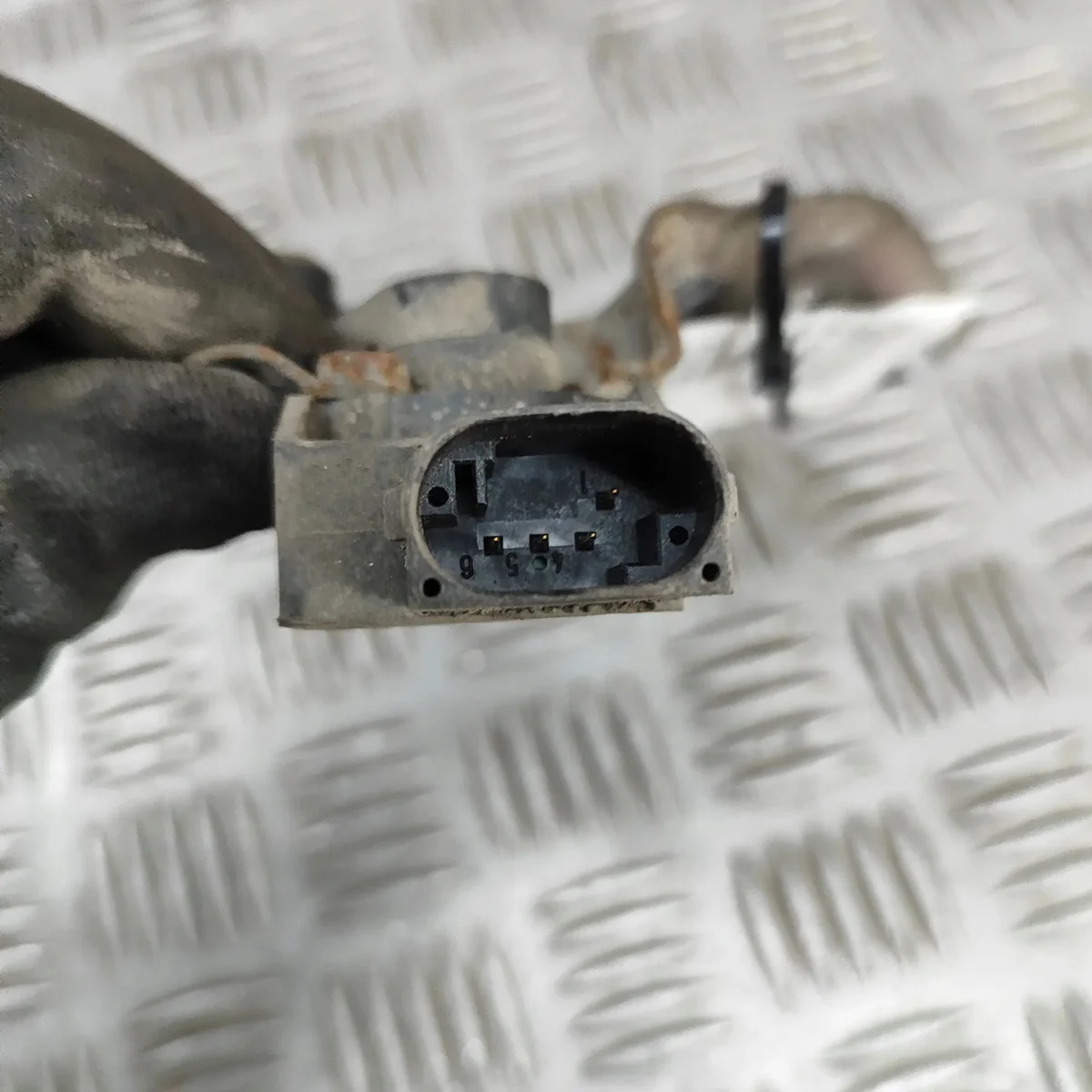 Audi Q7 (4L) Höger Fram Nivåsensor image 6