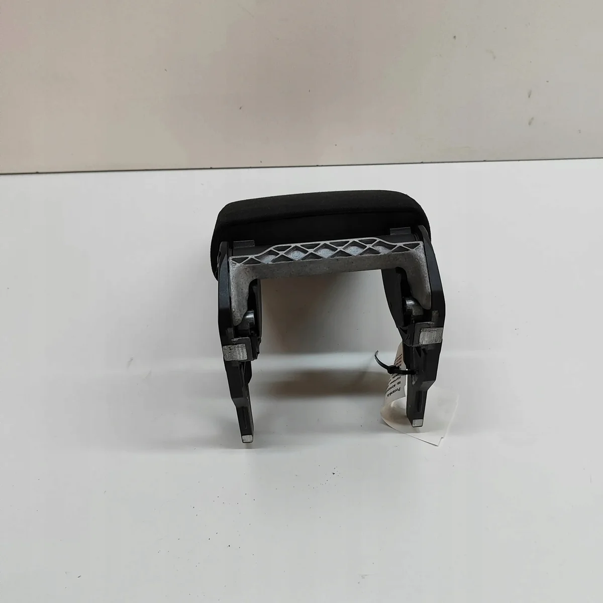 Apoyabrazos VW Golf VII 5C6864207B Usado image 3