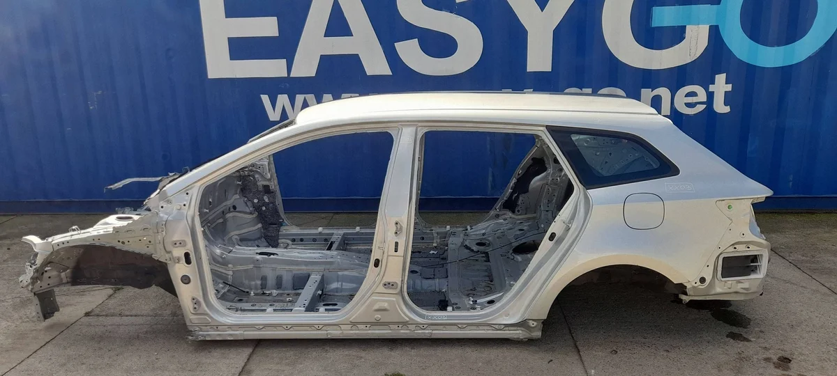 Toyota Corolla E21 Kombi Hinterteil Links (XX03)