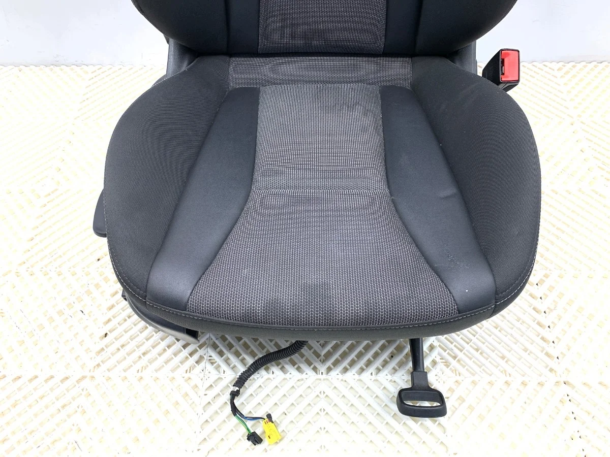 Sitz Rechts Vorne Audi A1 8X 2010-2018 image 3