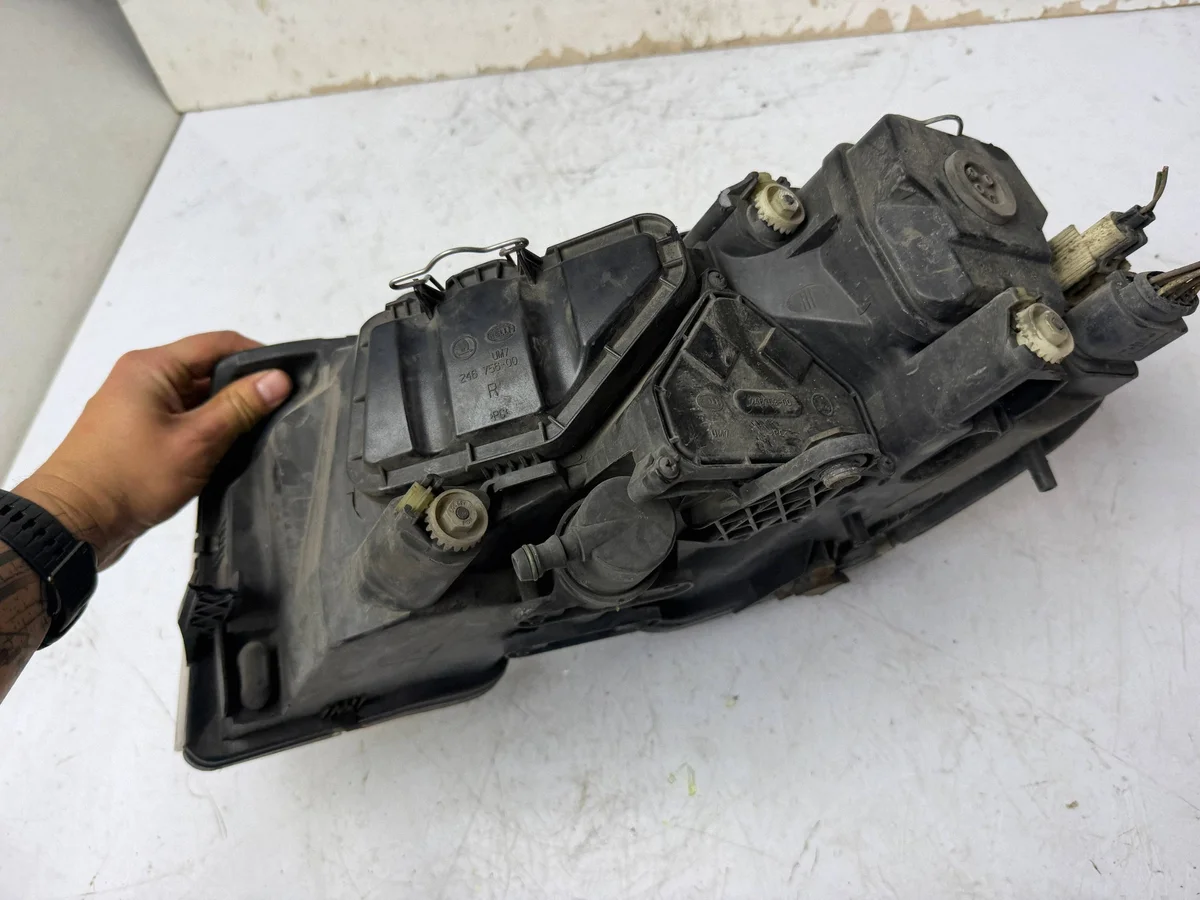 Scheinwerfer rechts Skoda Superb B5 I KOR3631 image 6