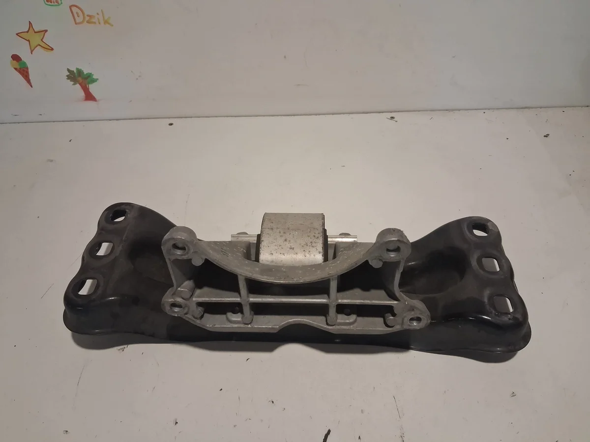 MERCEDES C W205 A2052403300 Motorsteun