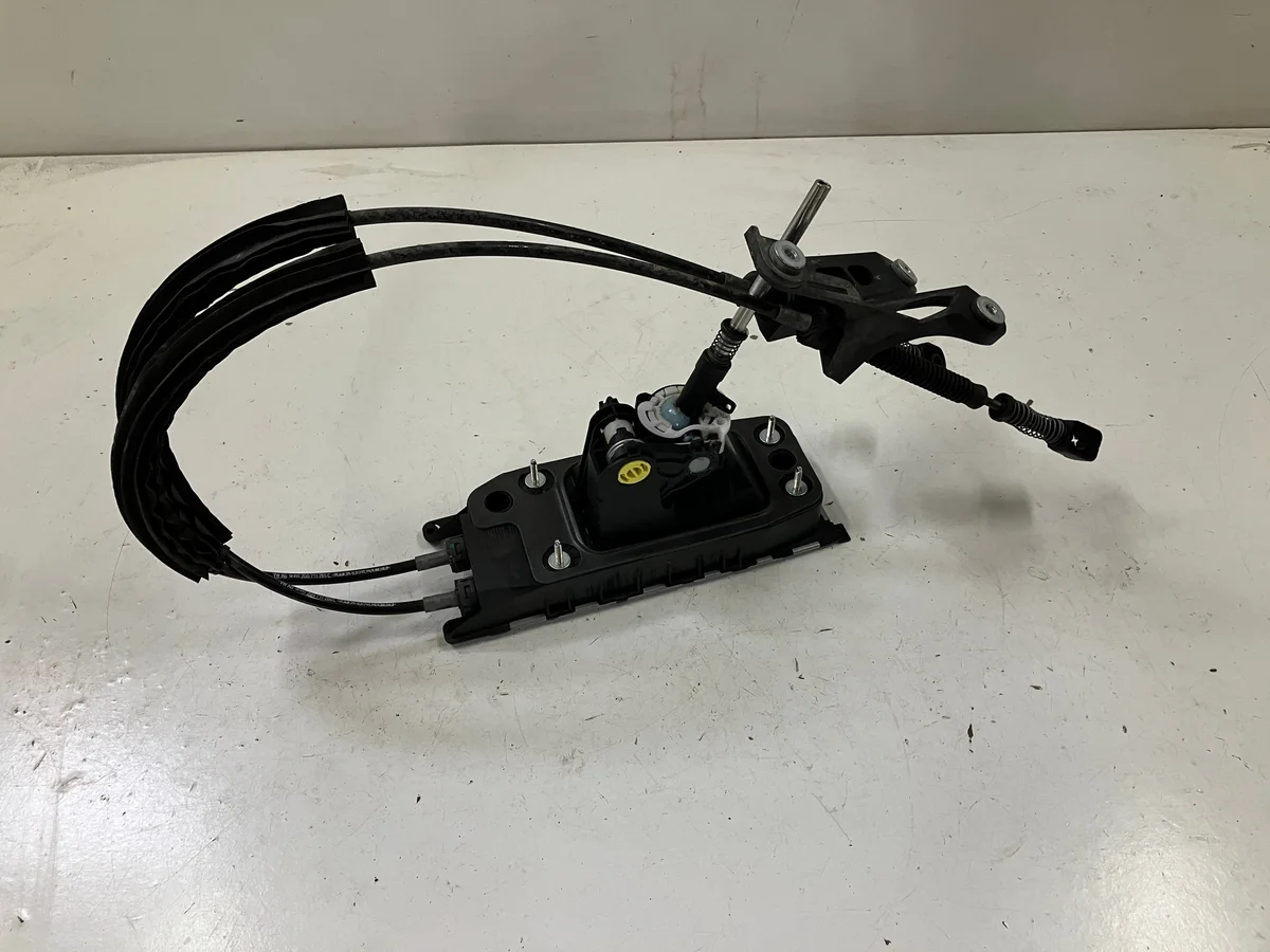 Palanca de cambios Seat Arona 1.6 Tdi 2Q0711049L