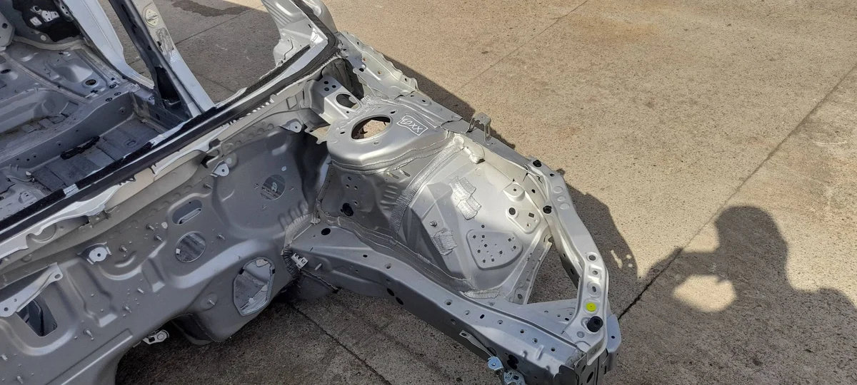 Toyota Corolla E21 Kombi Etulokasuojan pala vasen image 5