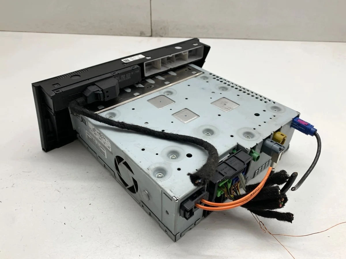 Radio Audi A5 8T 8T1035666F Multimedia Player image 3