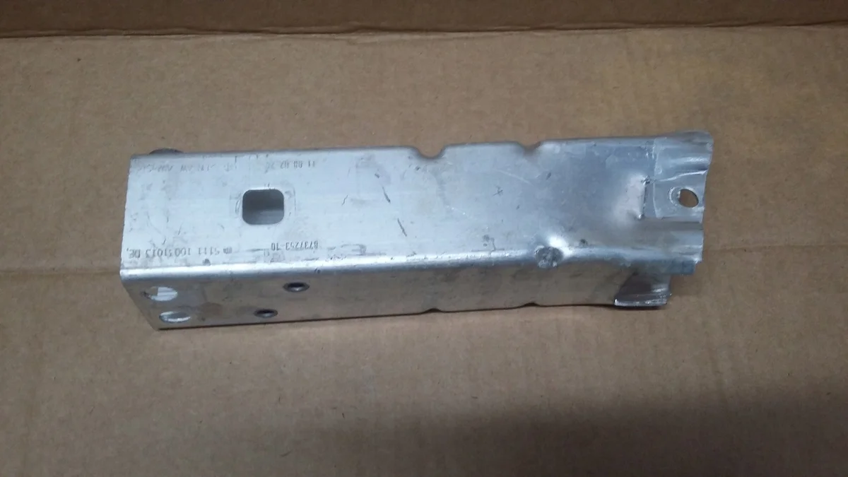 Puskurin palkki BMW X1 U11 X2 U10 1 F70 2 F74
