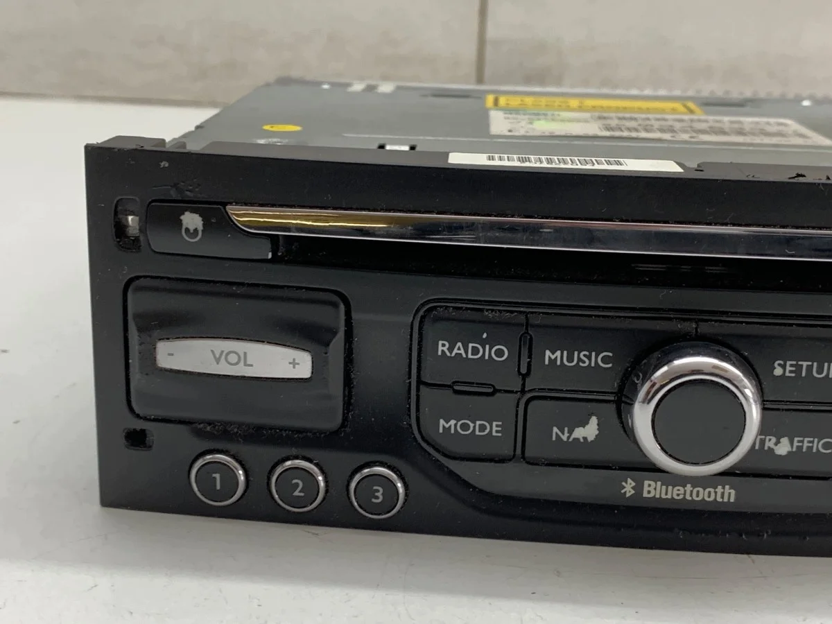 Radio Peugeot 3008 98034633XT 09-17