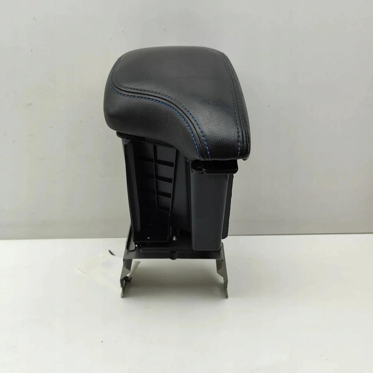 Mittelarmlehne Nissan Leaf (ZE1) 969105SH1A